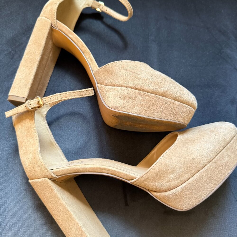 Banana Republic Block Heeled Close Toes Shoes